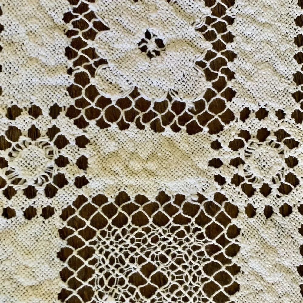 Small table cloths D 26”